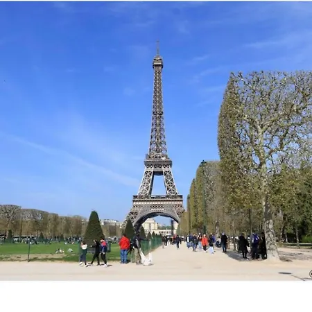 Proche De Tour Eiffel Апартаменты